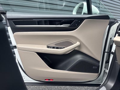2025 Porsche Macan Electric RWD