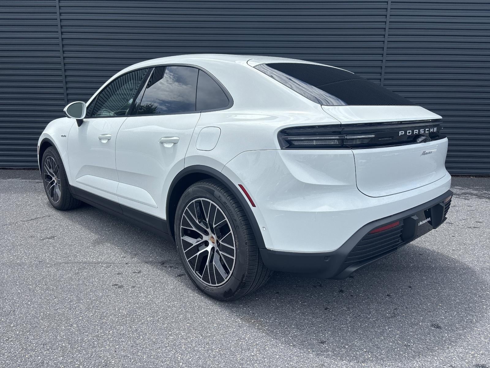 2025 Porsche Macan Electric RWD