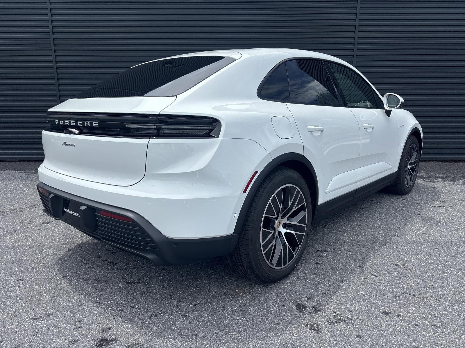 2025 Porsche Macan Electric RWD