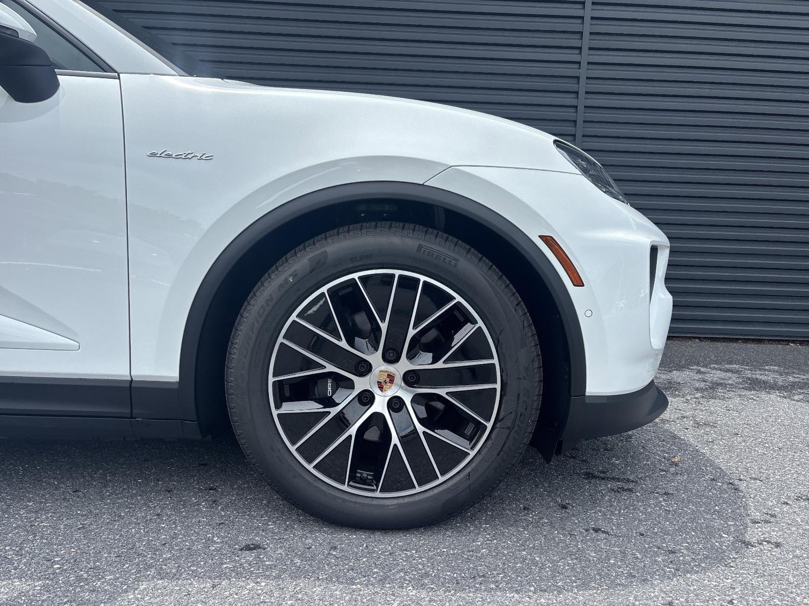 2025 Porsche Macan Electric RWD