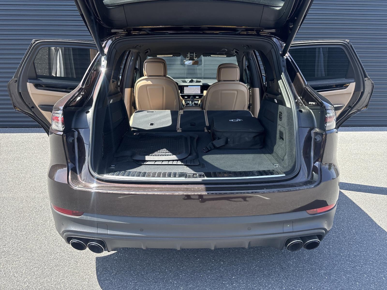 2022 Porsche Cayenne E-Hybrid AWD