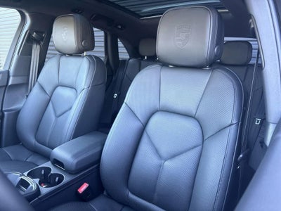 2025 Porsche Macan S AWD