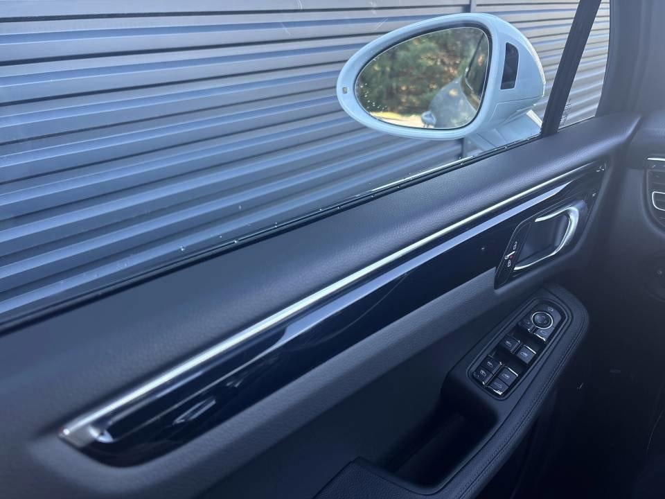 2025 Porsche Macan S AWD