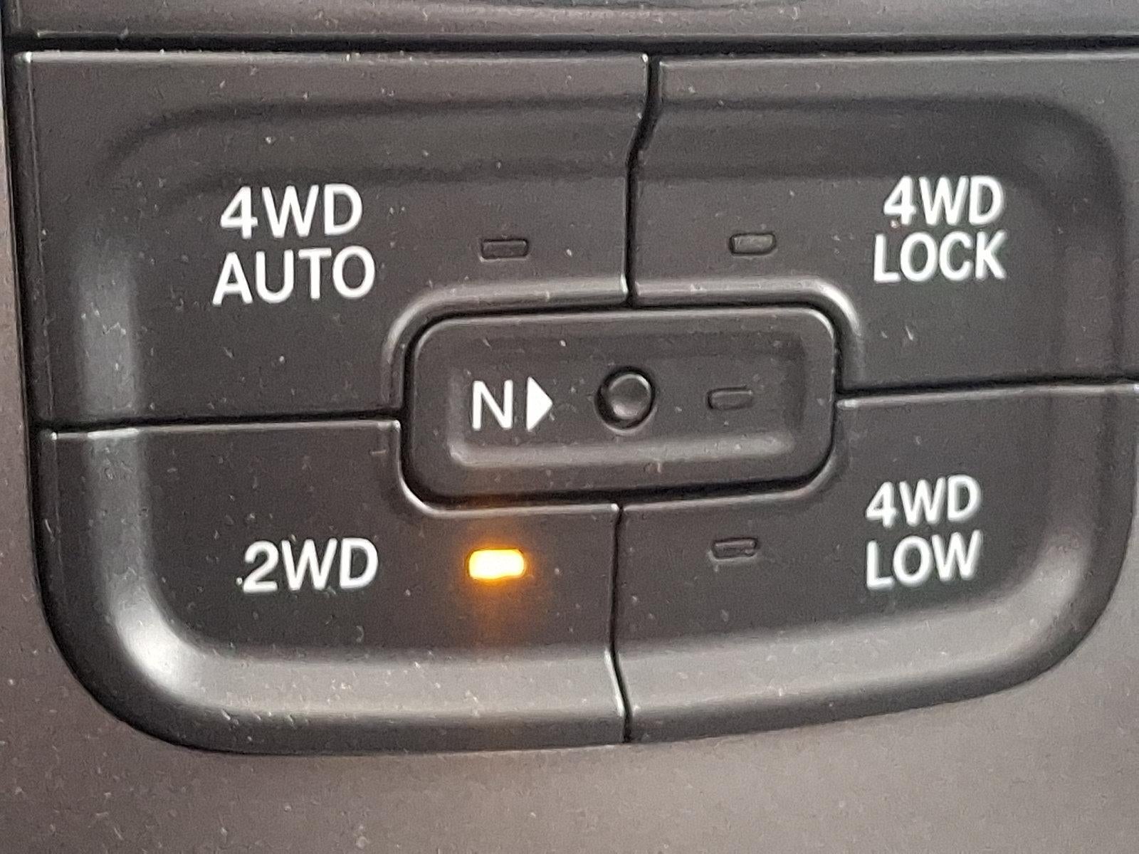 2016 RAM 1500 4WD Crew Cab 6.4 Ft Box Sport