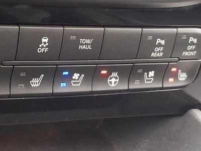 2016 RAM 1500 4WD Crew Cab 6.4 Ft Box Sport