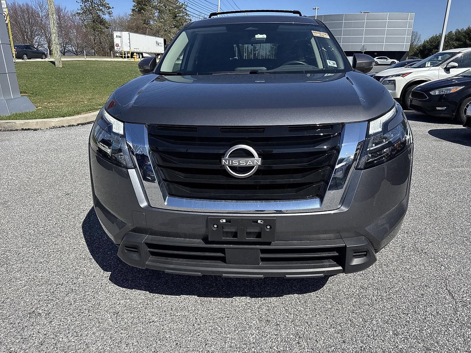 2025 Nissan Pathfinder SV