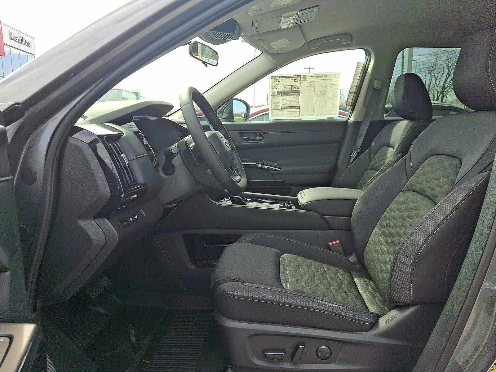 2026 Nissan Pathfinder SV