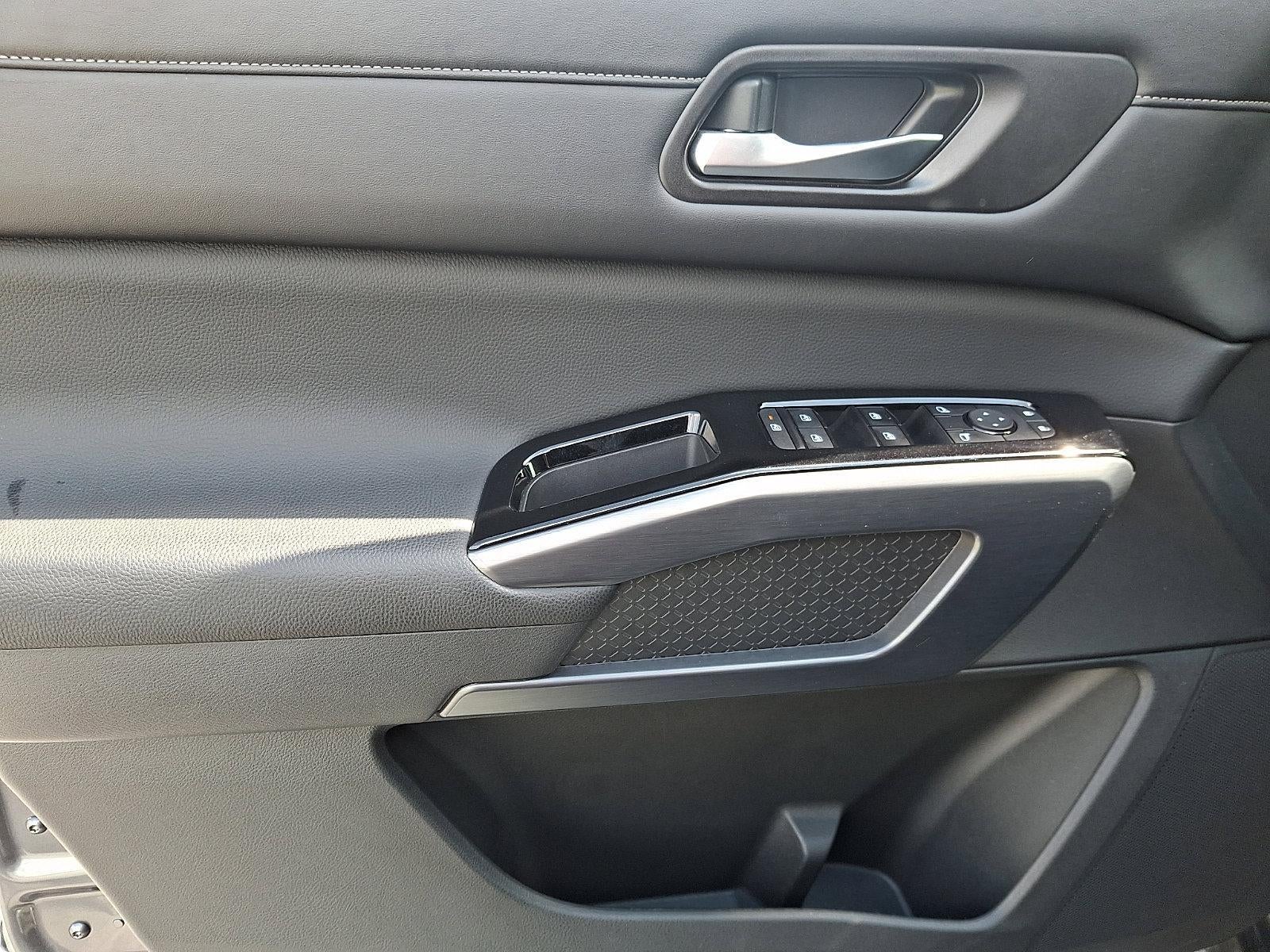 2023 Nissan Pathfinder SL 4WD