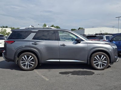 2022 Nissan Pathfinder Platinum