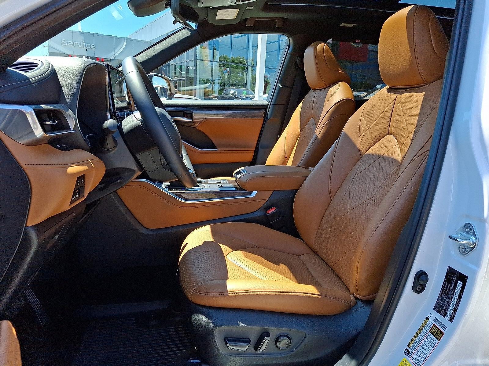 2024 Toyota Highlander Hybrid Platinum AWD (Natl)