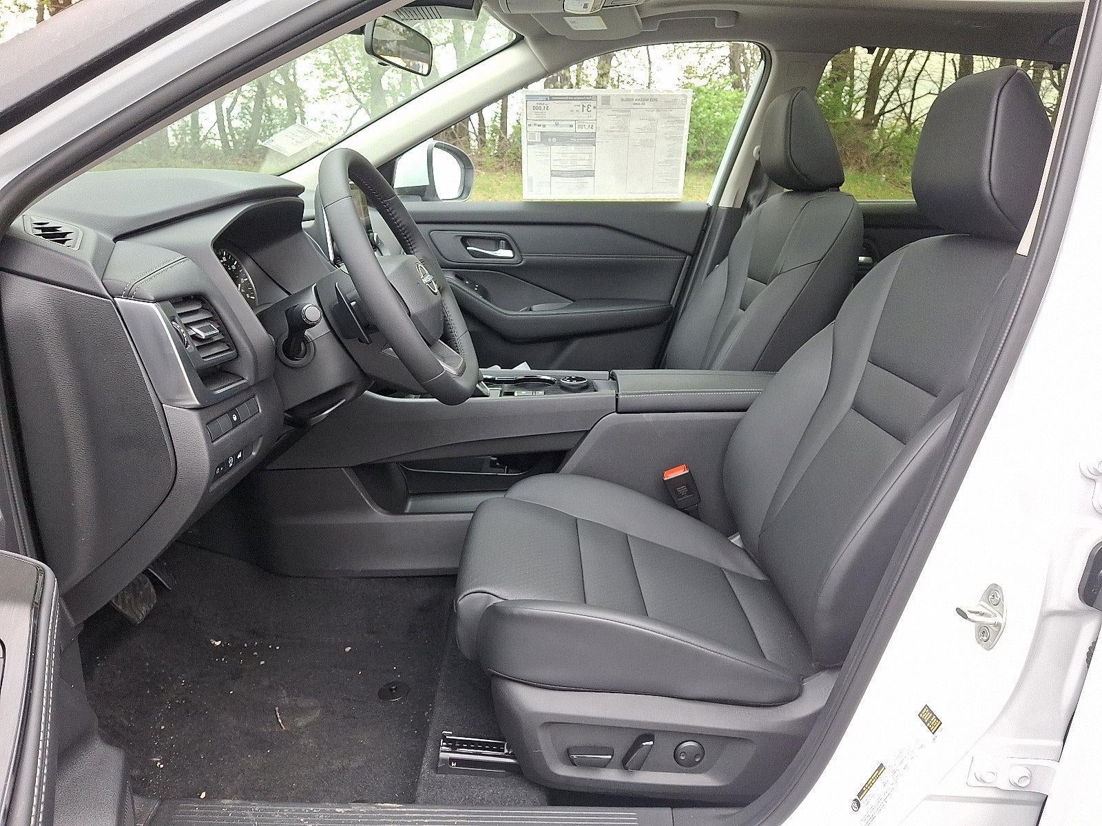 2025 Nissan Rogue AWD SV