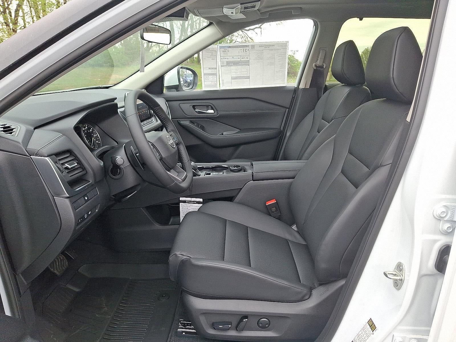 2025 Nissan Rogue AWD SV