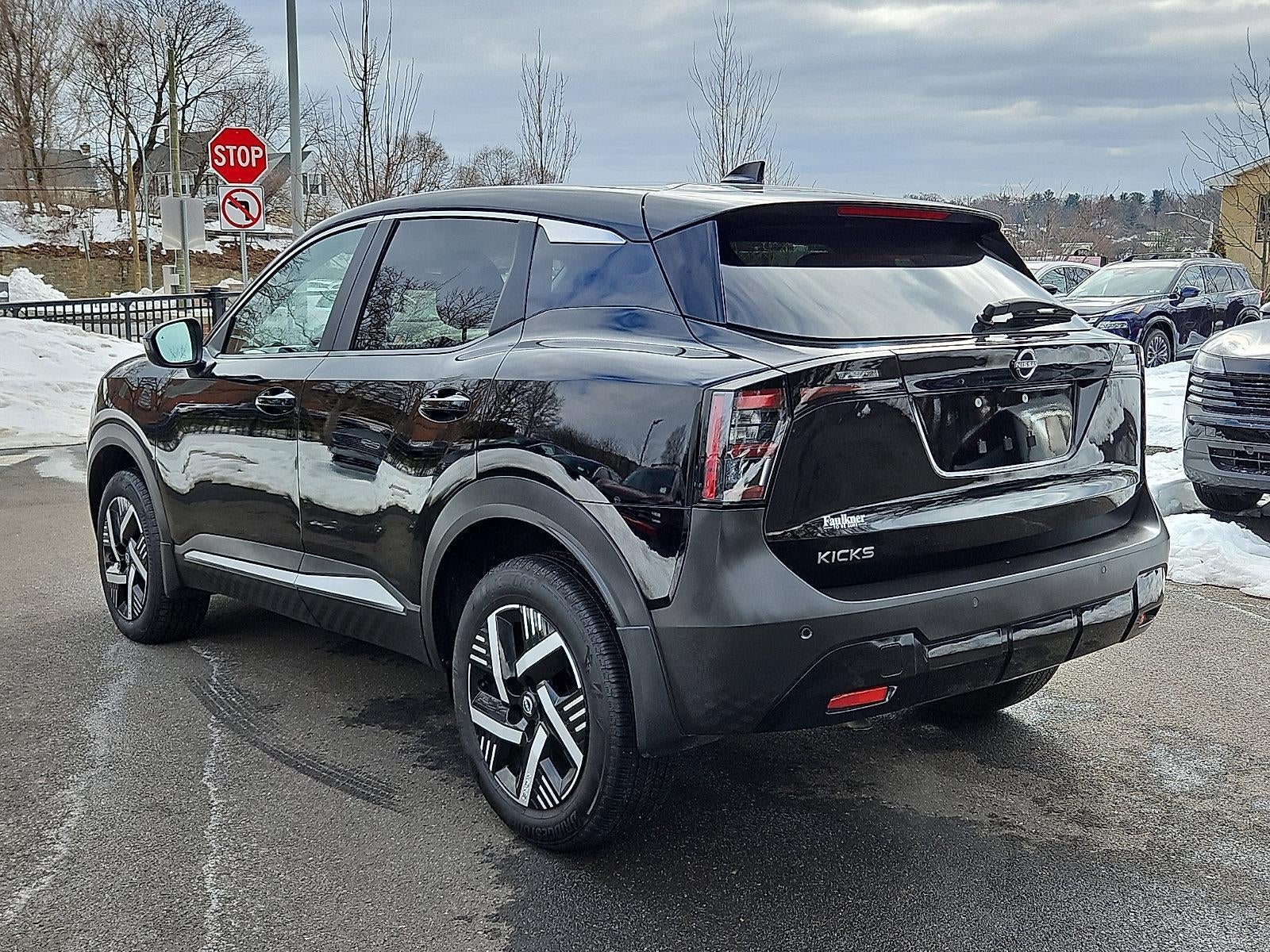 2025 Nissan Kicks SV
