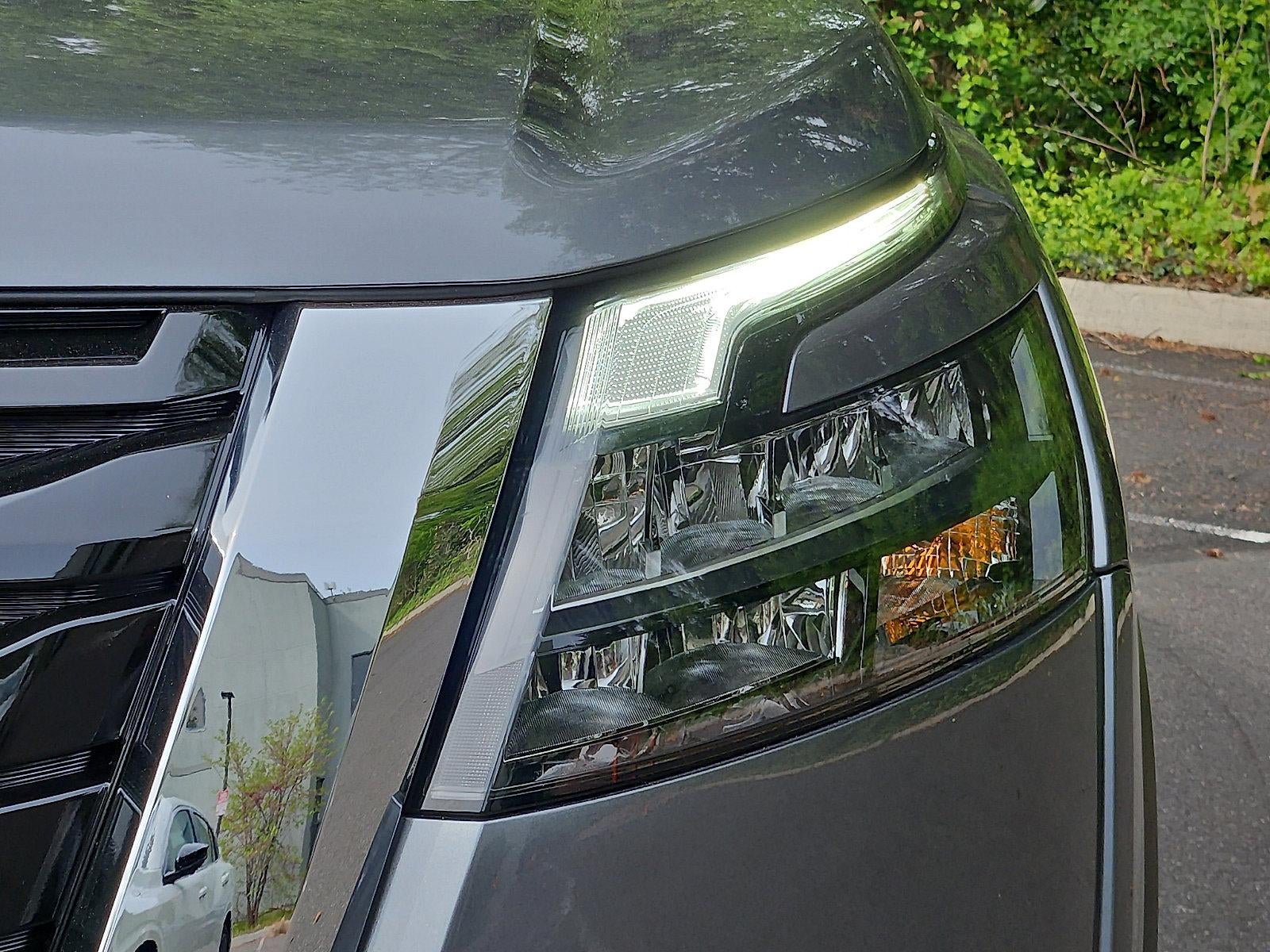 2023 Nissan Pathfinder SV