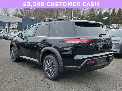 2026 Nissan Pathfinder SV