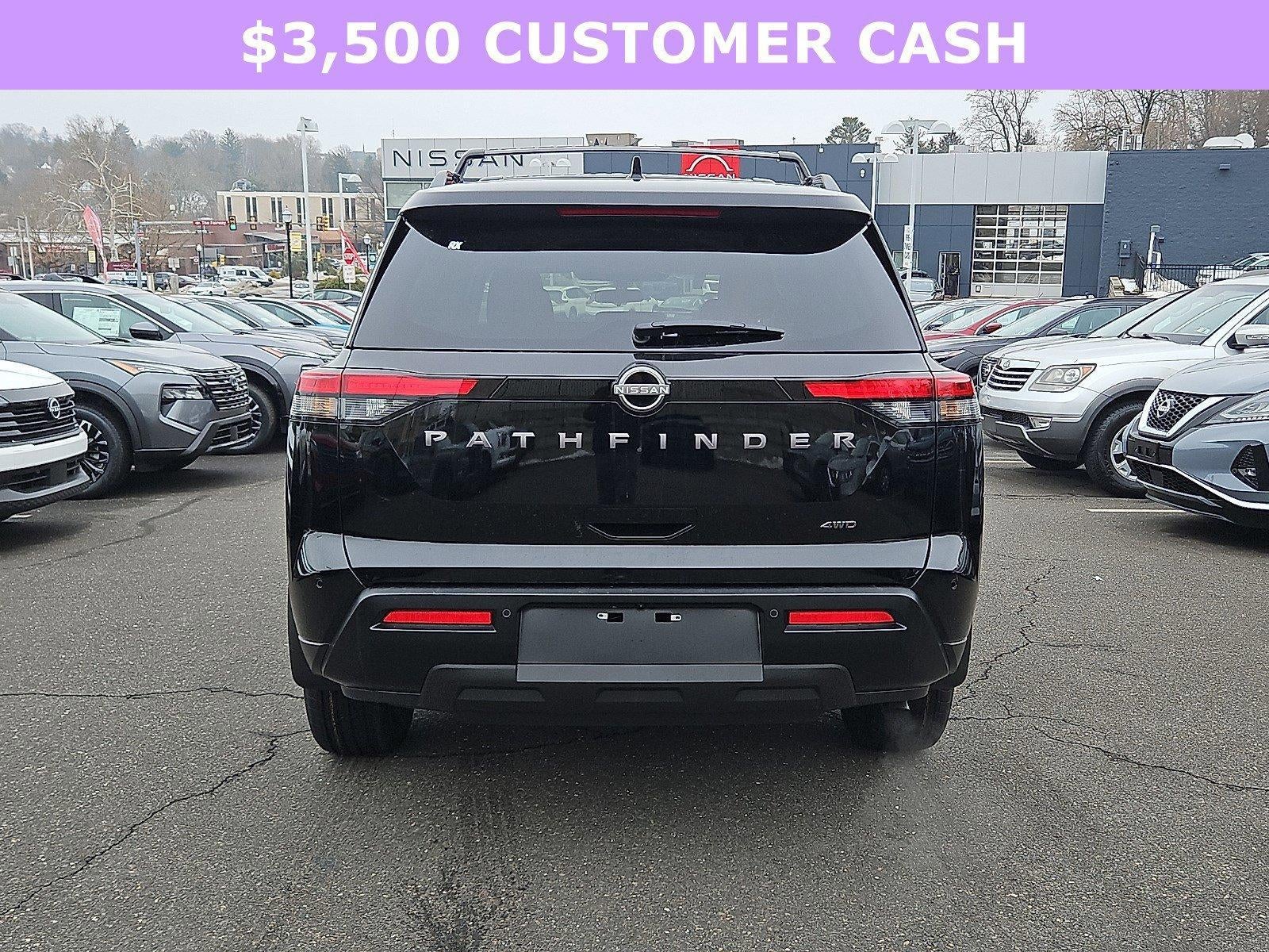 2026 Nissan Pathfinder SV