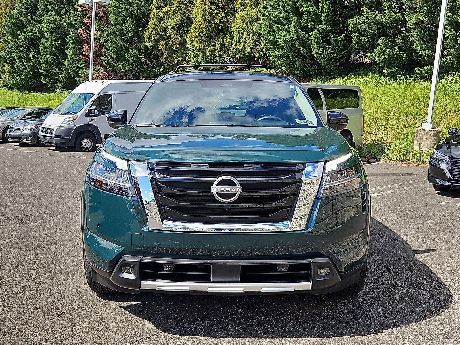 2024 Nissan Pathfinder SL