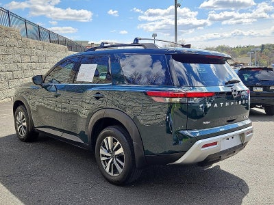 2024 Nissan Pathfinder SL