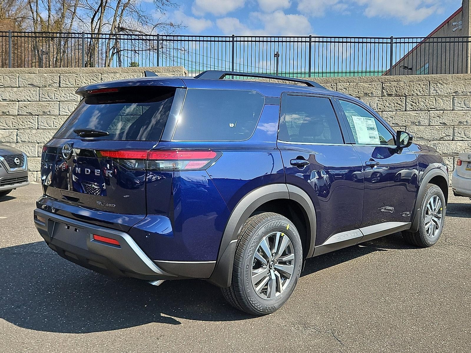 2026 Nissan Pathfinder SL