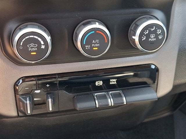 2019 RAM 2500 Big Horn Crew Cab 4x4 6'4" Box
