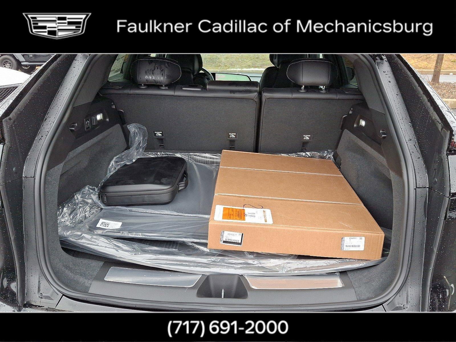 2025 Cadillac LYRIQ Luxury 2