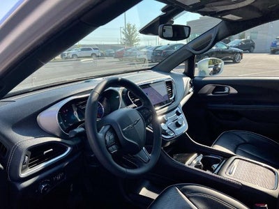 2022 Chrysler Pacifica Hybrid Limited