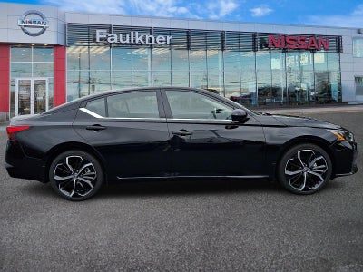 2023 Nissan Altima SR