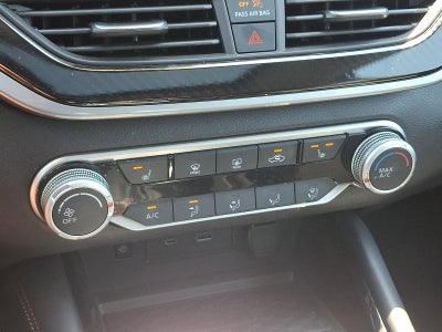 2023 Nissan Altima SR