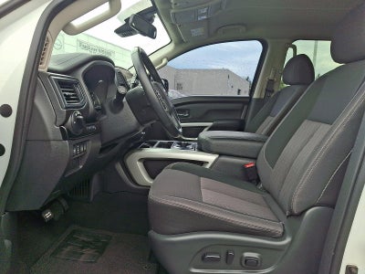 2023 Nissan TITAN Crew Cab SV