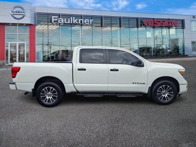 2023 Nissan TITAN Crew Cab SV