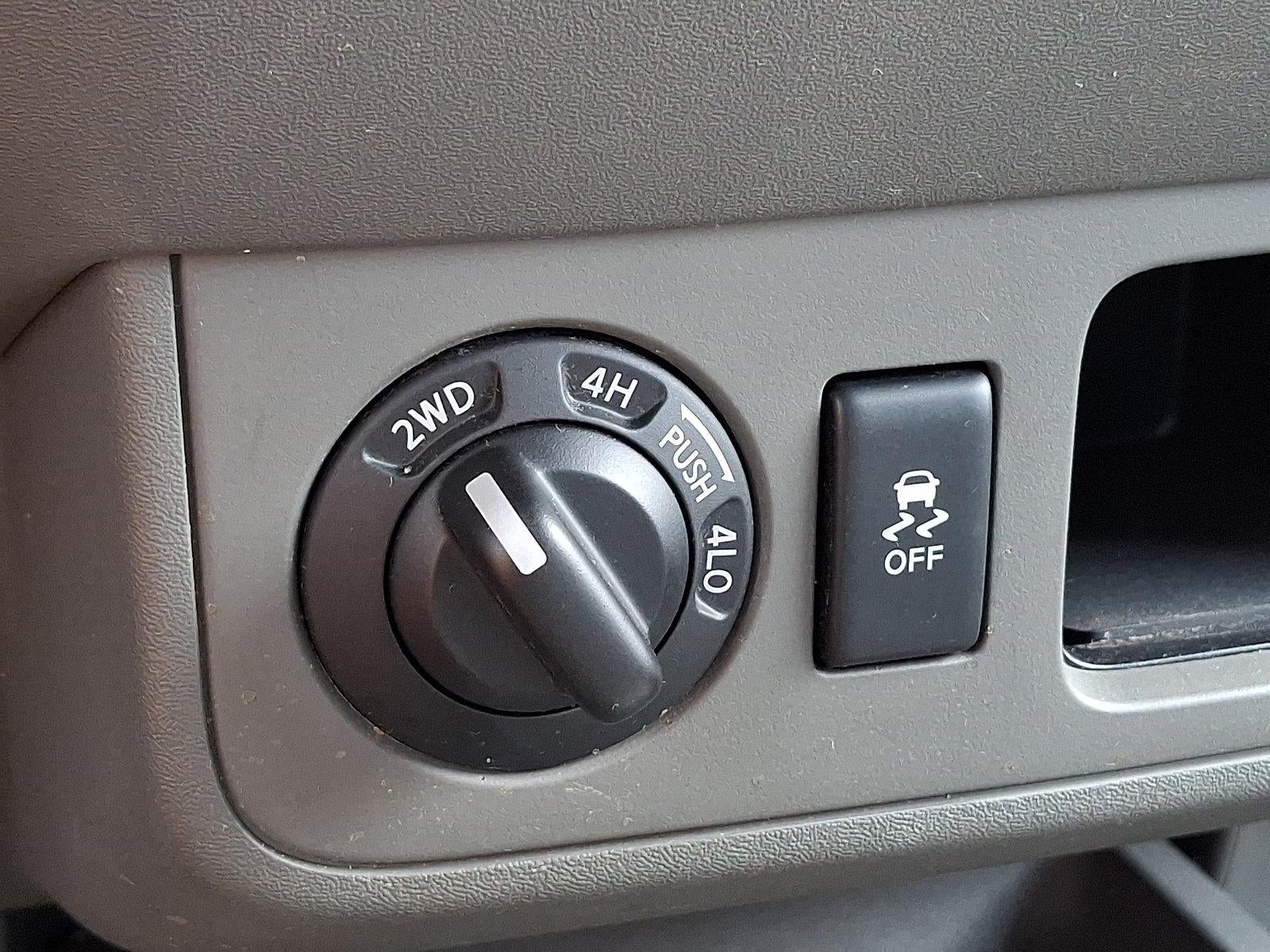 2016 Nissan Frontier 4WD Crew Cab SWB Auto SV