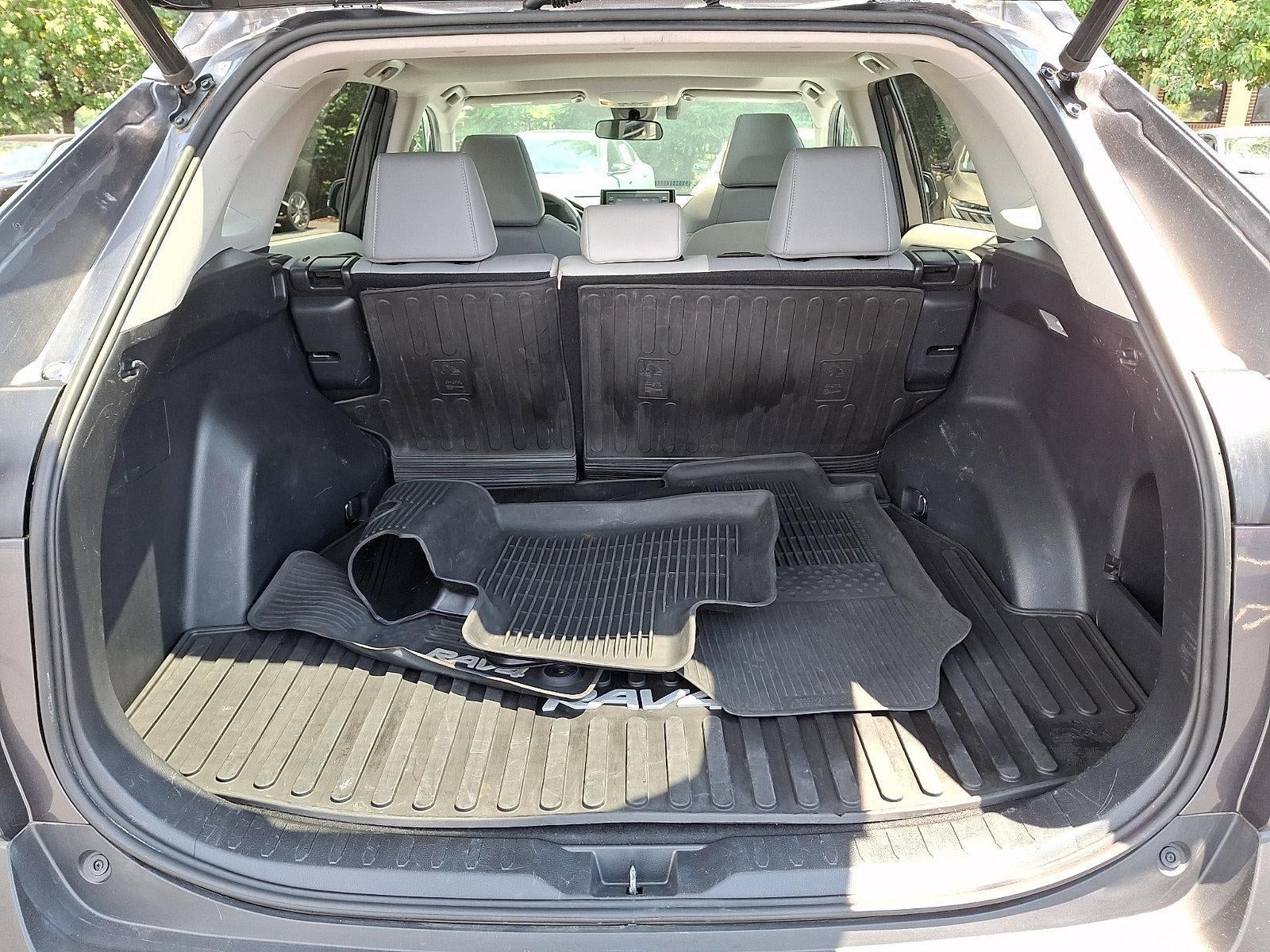 2019 Toyota RAV4 XLE Premium AWD (Natl)
