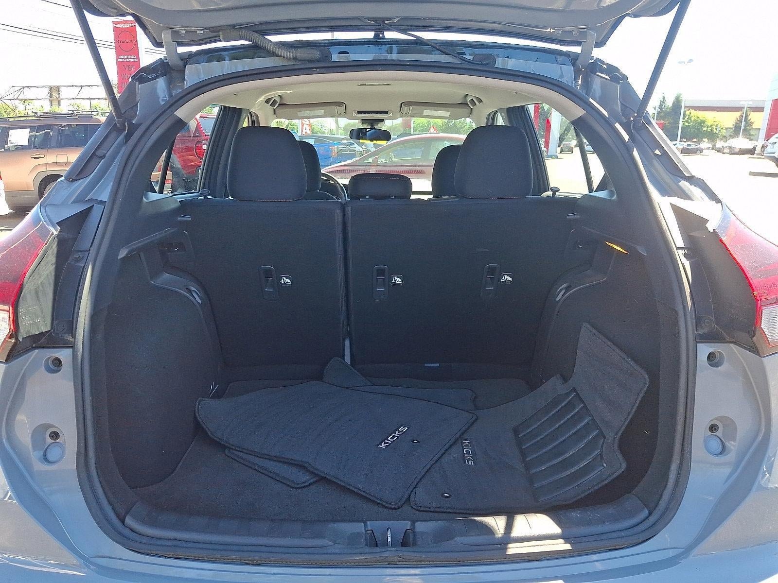 2023 Nissan Kicks SR
