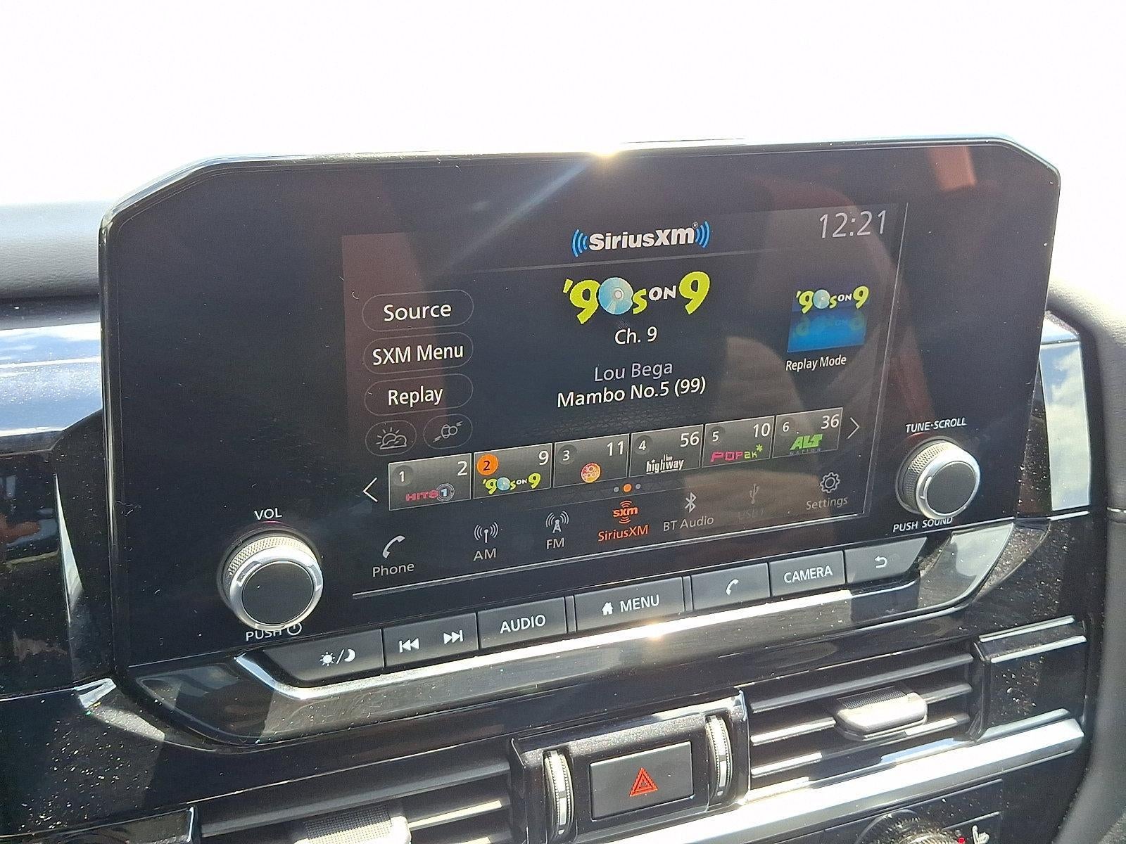 2023 Nissan Pathfinder SV