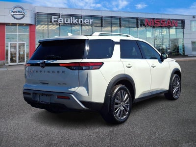 2024 Nissan Pathfinder SL