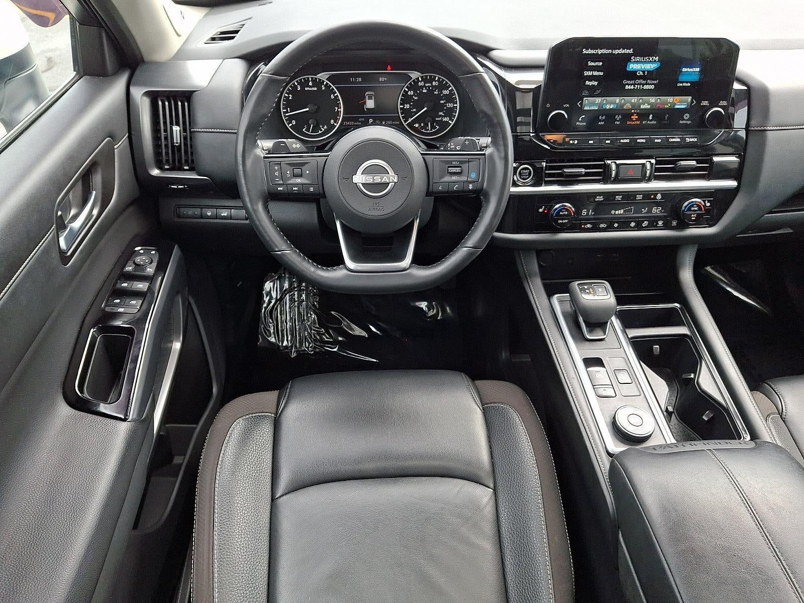 2024 Nissan Pathfinder SL
