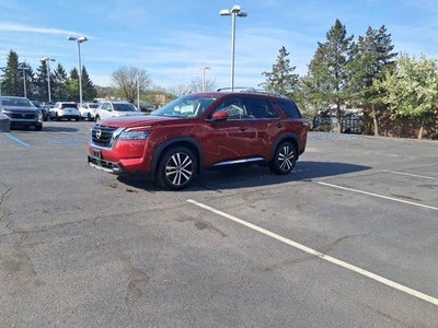 2023 Nissan Pathfinder Platinum