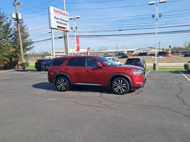 2023 Nissan Pathfinder Platinum