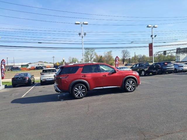 2023 Nissan Pathfinder Platinum