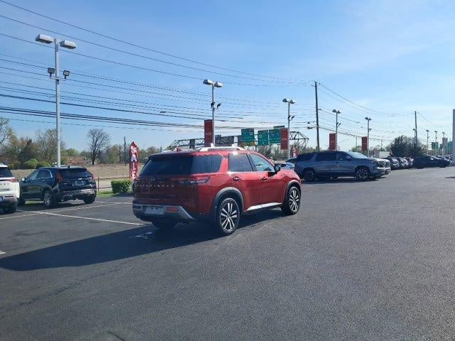 2023 Nissan Pathfinder Platinum
