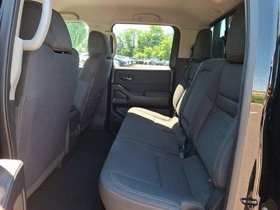 2024 Nissan Frontier Crew Cab 4x4 SV