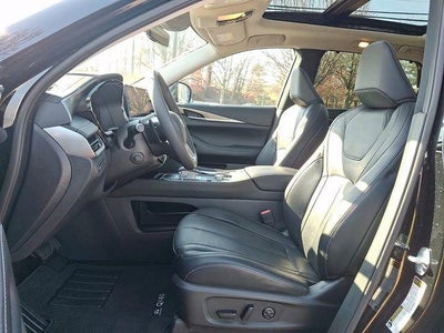 2023 INFINITI QX60 LUXE AWD