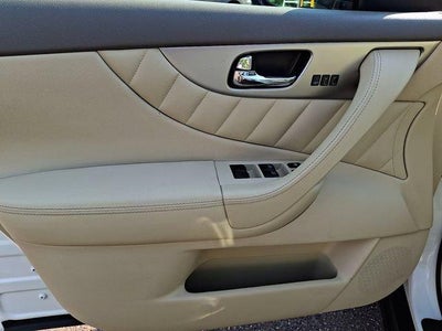 2014 INFINITI QX70 AWD 4dr