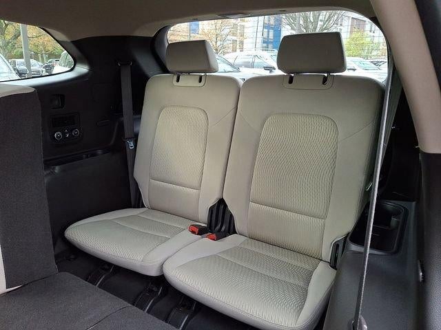 2017 Hyundai SANTA FE SE 3.3L Auto