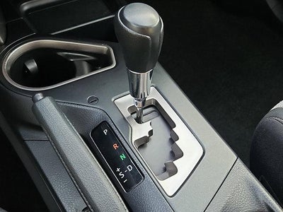 2017 Toyota RAV4 Hybrid XLE AWD (Natl)