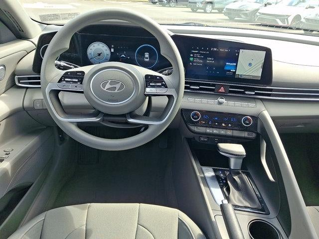 2024 Hyundai ELANTRA SEL IVT