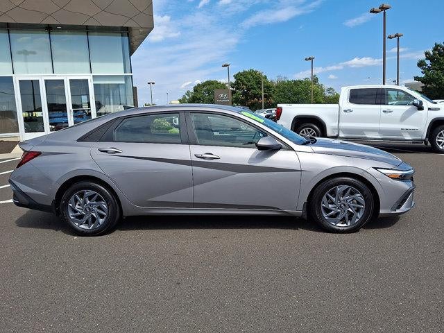 2024 Hyundai ELANTRA SEL IVT