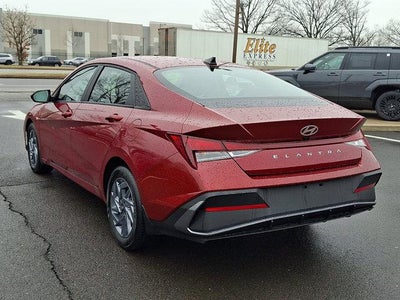 2024 Hyundai ELANTRA SEL IVT
