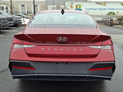 2024 Hyundai ELANTRA SEL IVT
