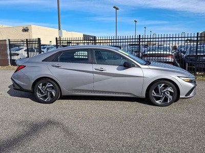 2025 Hyundai ELANTRA SEL Sport IVT